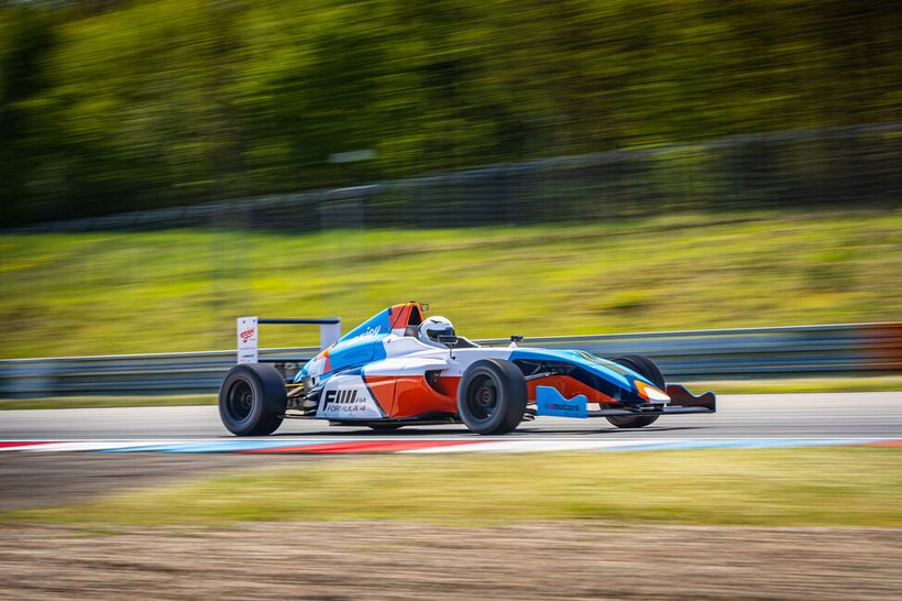 Jízda ve formuli F4 na Autodromu v Brně